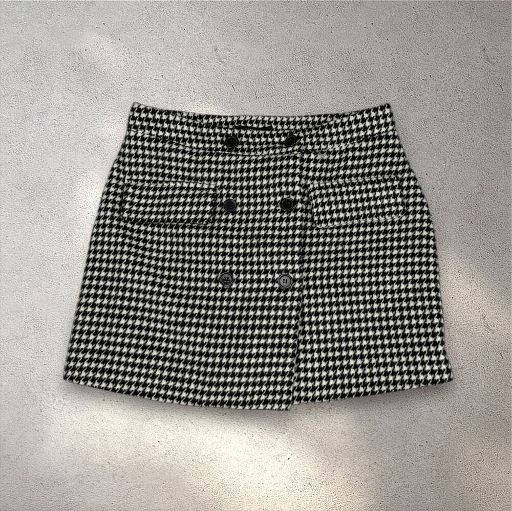 Forever 21 Houndstooth Mini Skirt Women's L Black Button Front Preppy Old Money